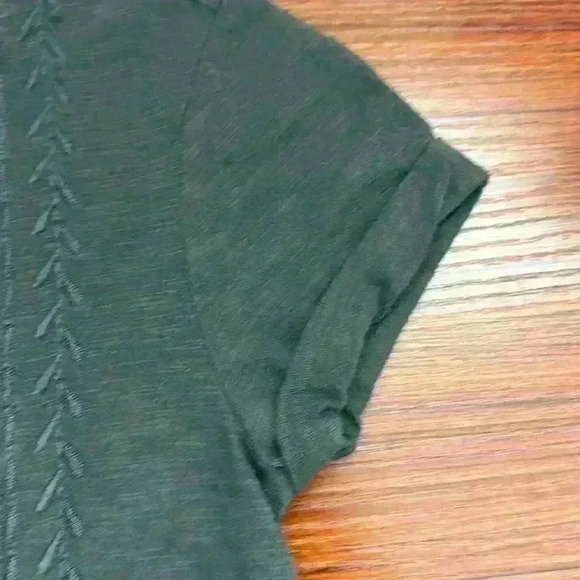 Dark gray Gap Kids embroidered tee size small 6/7 new with tags - Picture 4 of 6